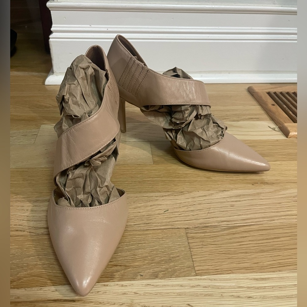 Calvin Klein Gella Women's Nude Pointed-Toe Heels Size  8.5 - Picture 2 of 8